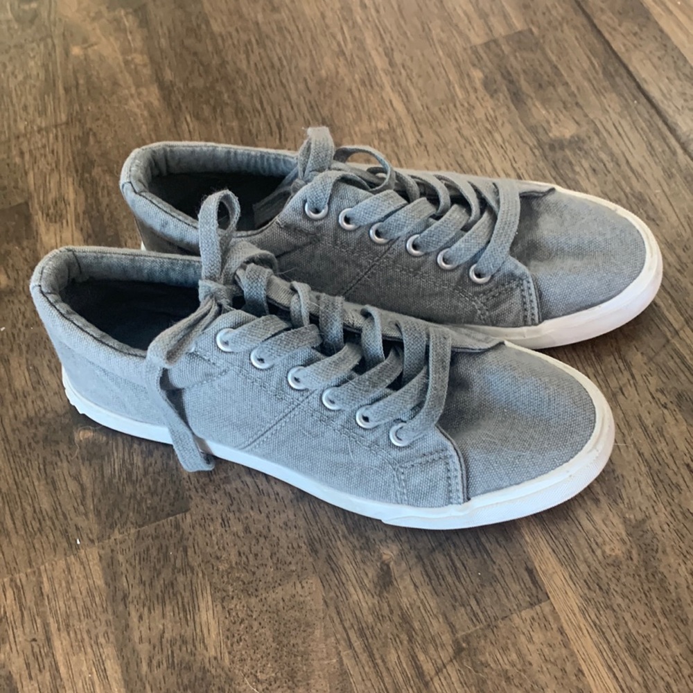 Rocket dog sneakers